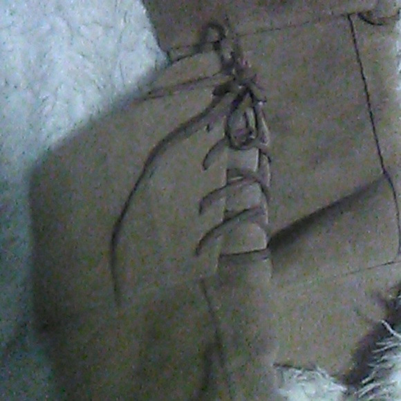 Boots - Picture 3 of 3